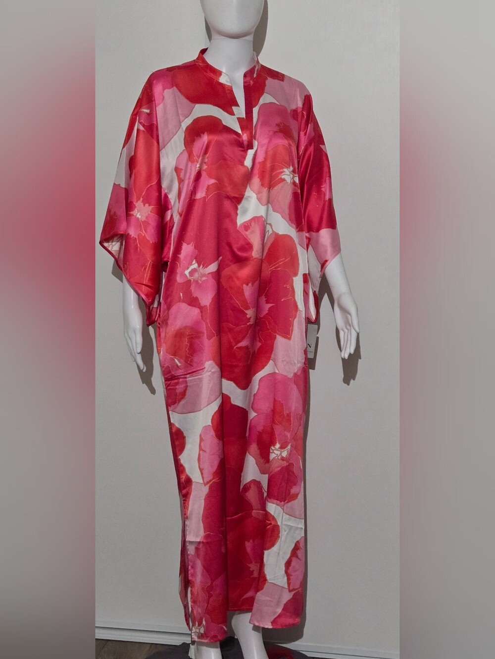 Natori Pink & Red Floral Satin Caftan Robe